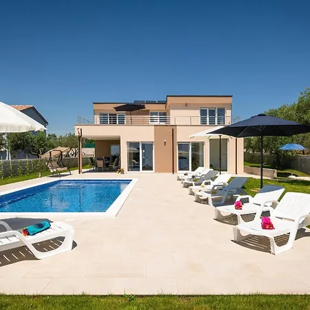4 Bedroom Beautiful In * Vodnjan