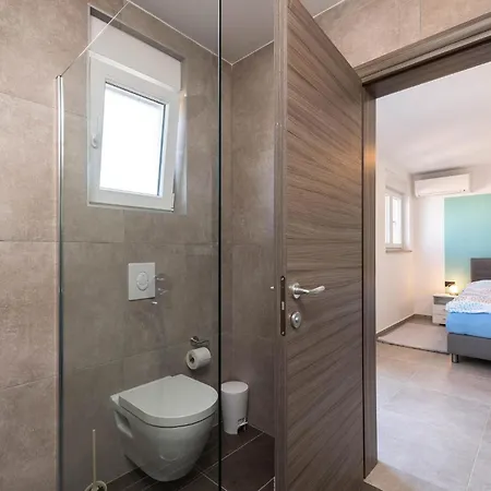 4 Bedroom Beautiful In